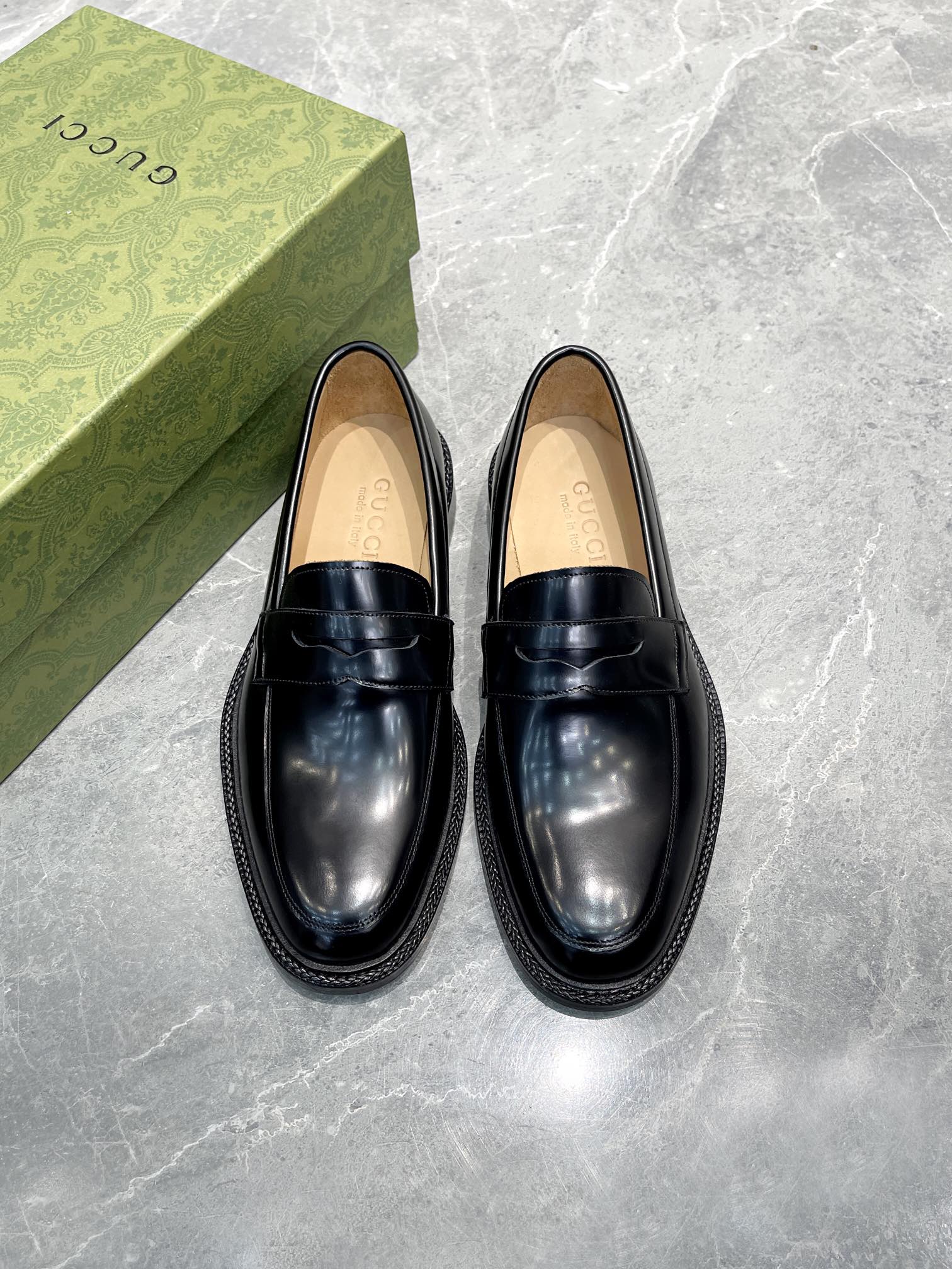 G*u*i men’s loafers black 712351