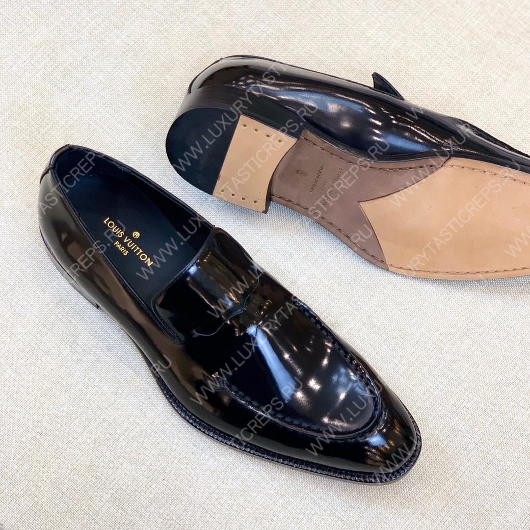 l**is V*t*n loafers black 1c4c9w