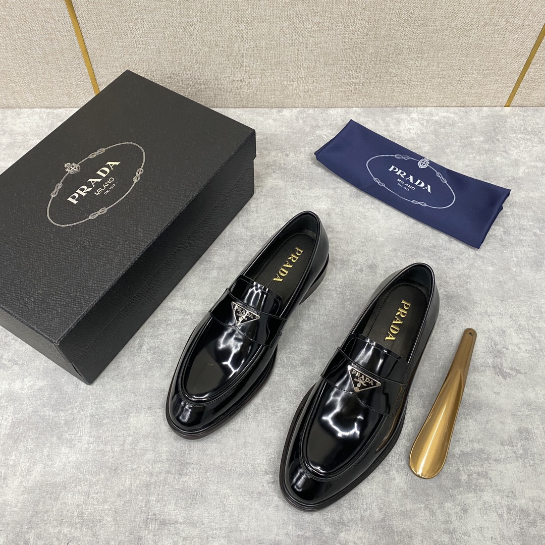 Pra*a loafers black 2db180