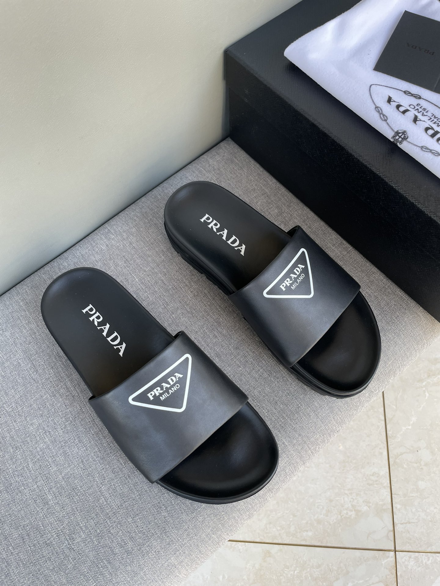 Pra*a rubber slides black 1xx626