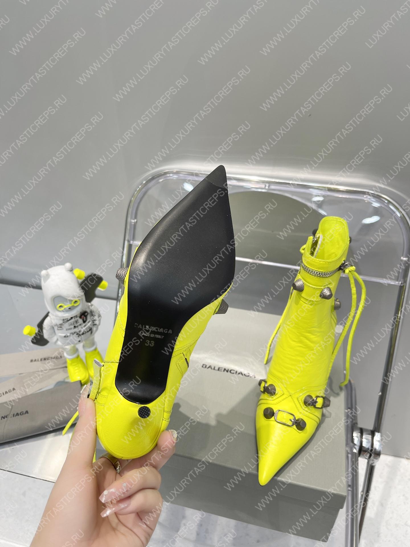Ba*len*cia*ga women’s cagole 90mm bootie yellow 694379wa