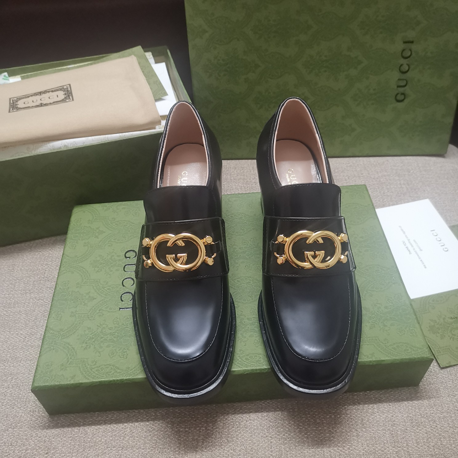 G*u*i loafer with interlocking g black 719846