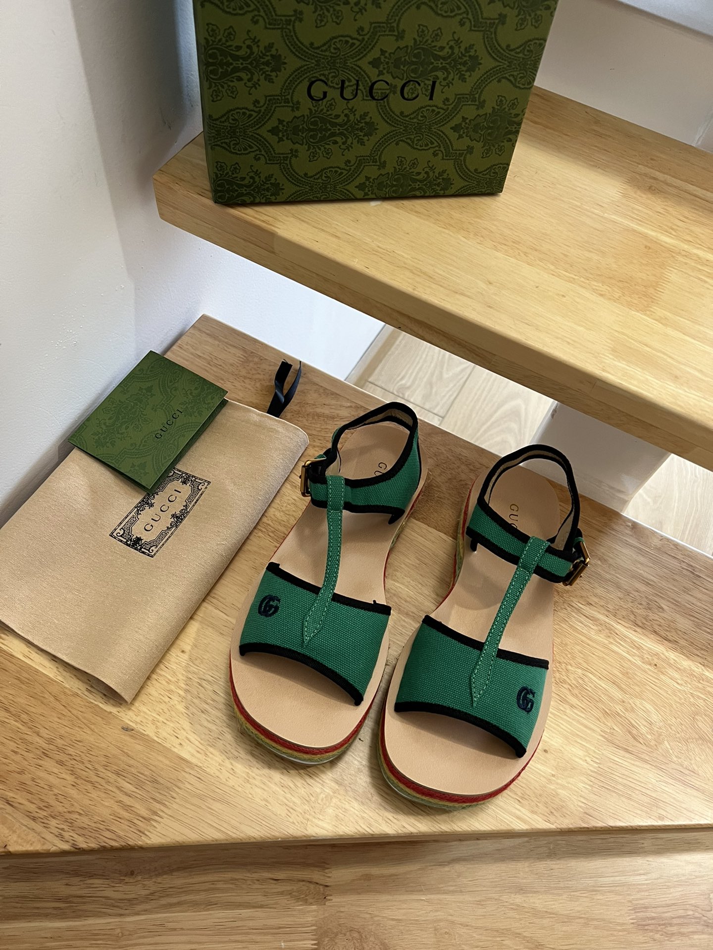 G*u*i women’s platform sandals green 678040
