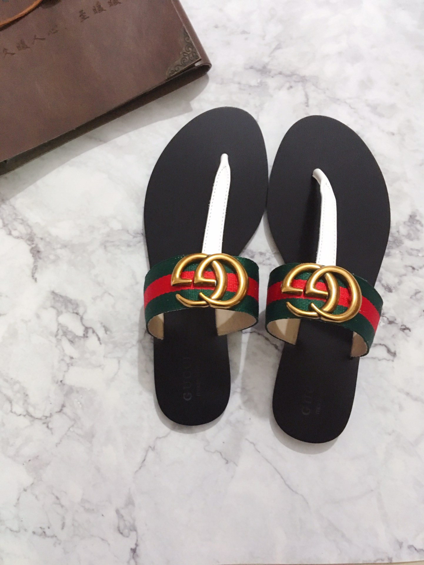 G*u*i marmont leather sandal green and red ‎612138