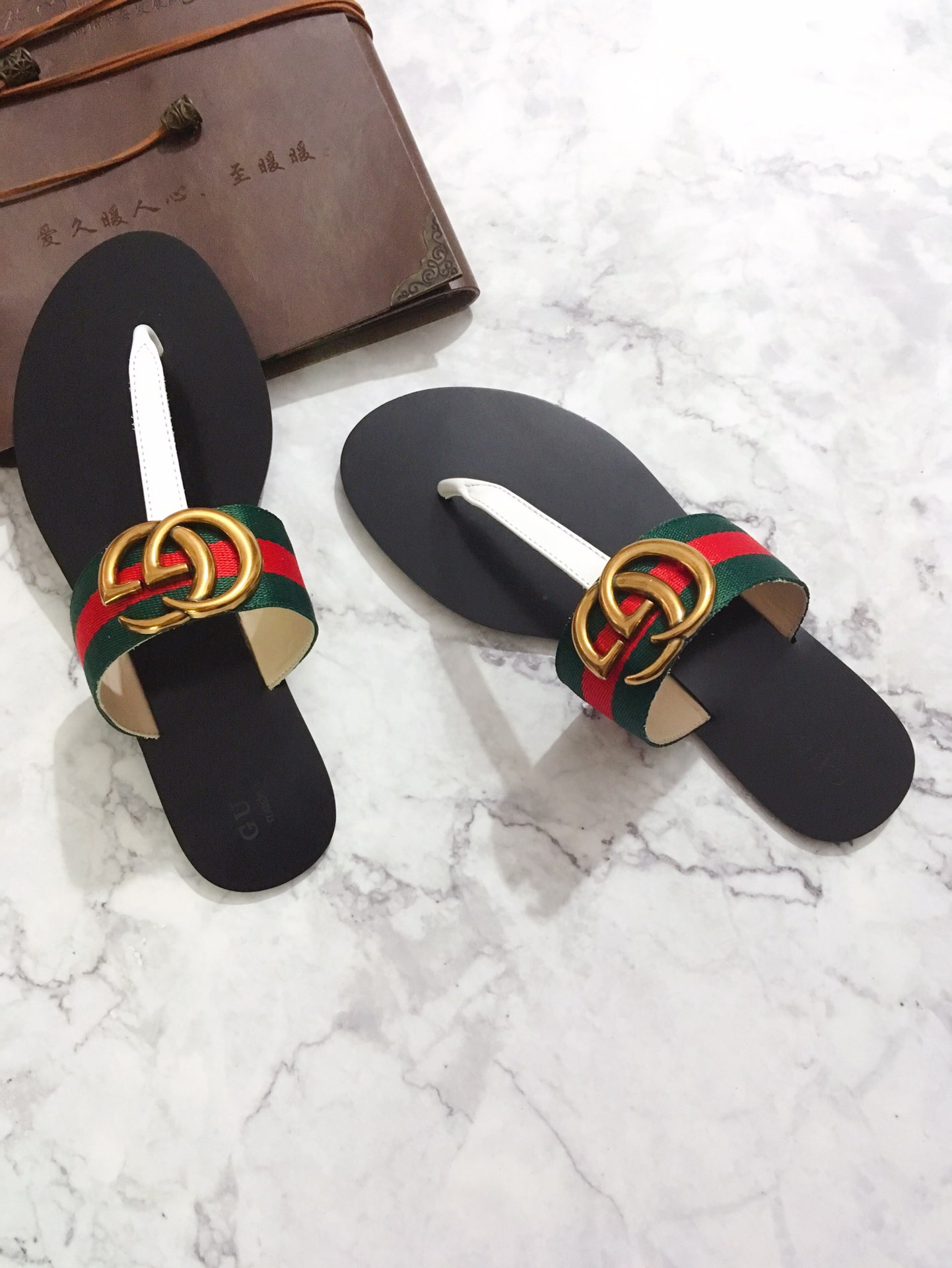 G*u*i marmont leather sandal green and red ‎612138