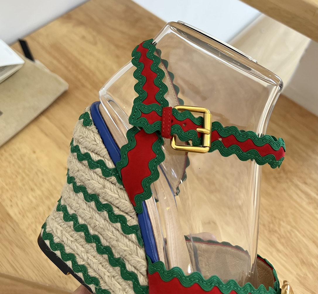 G*u*i gg buckle sandals multicolour 183408