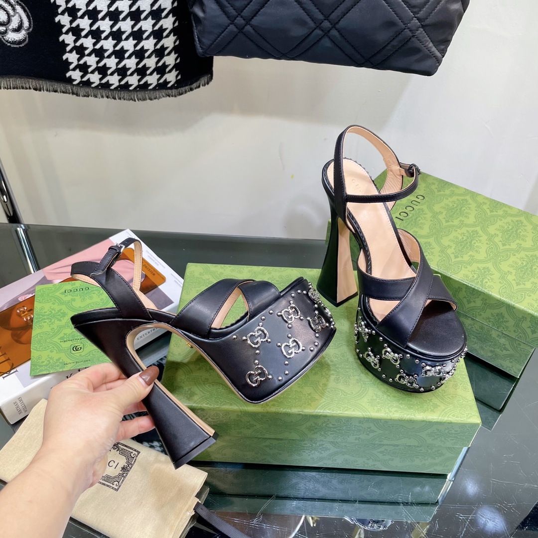 G*u*i women’s interlocking g studs sandal black ‎719843
