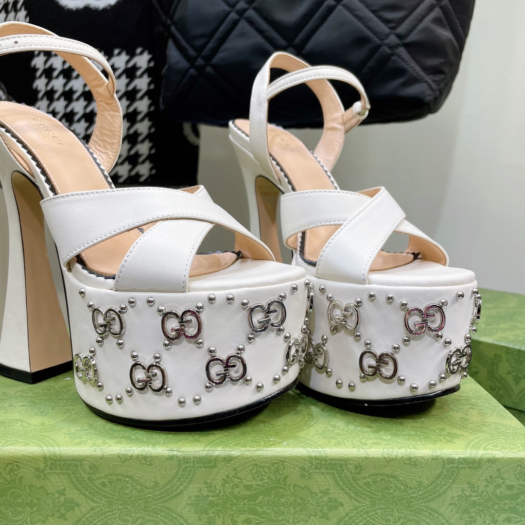 G*u*i women’s interlocking g studs sandal white ‎719843