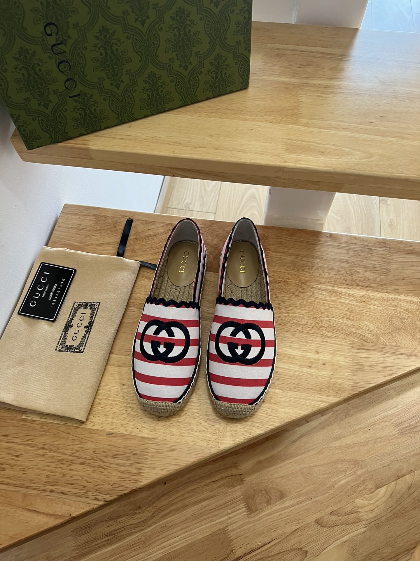 G*u*i women’s gg espadrille red and white 678040