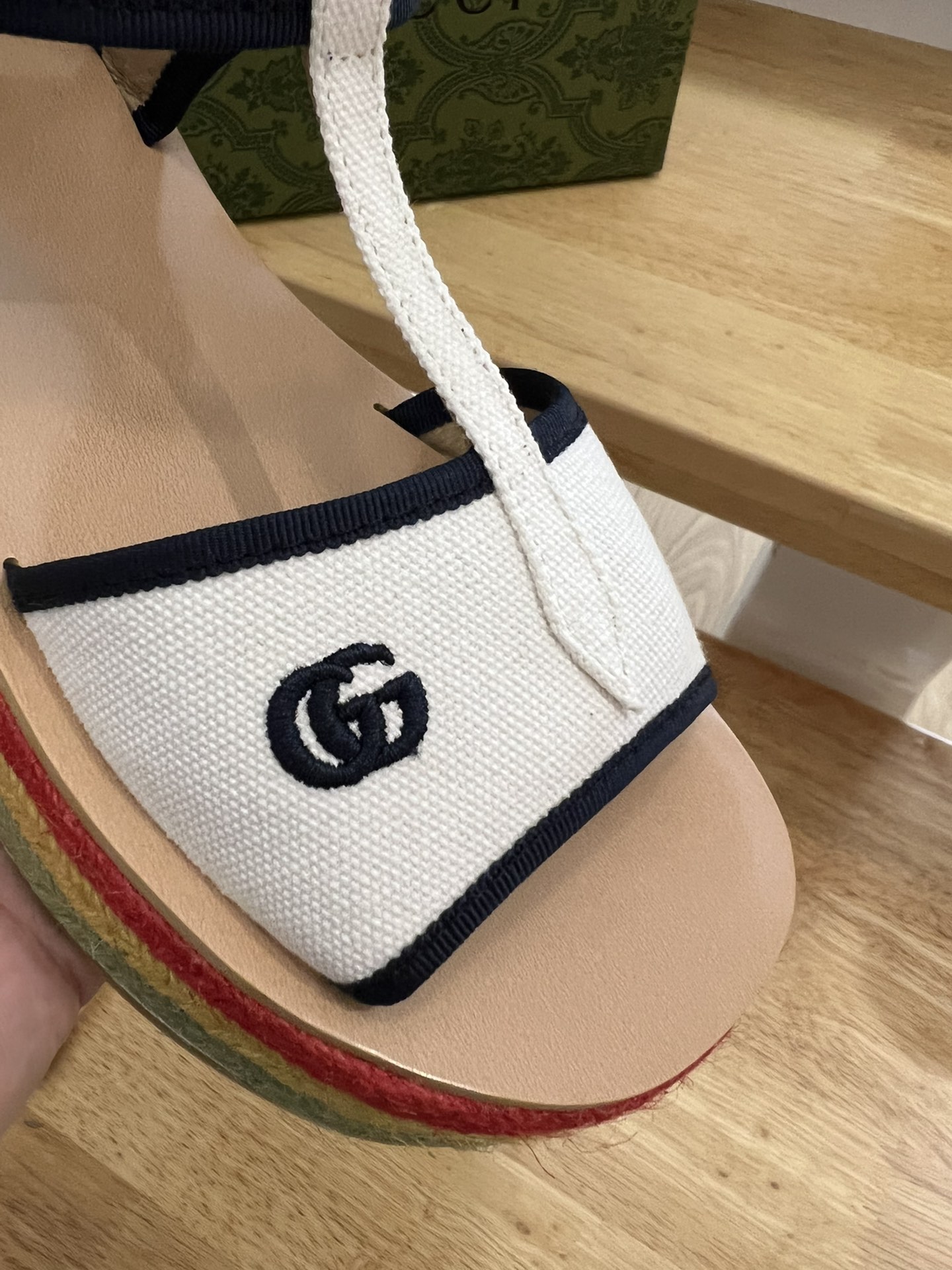 G*u*i women’s platform sandals white 678040