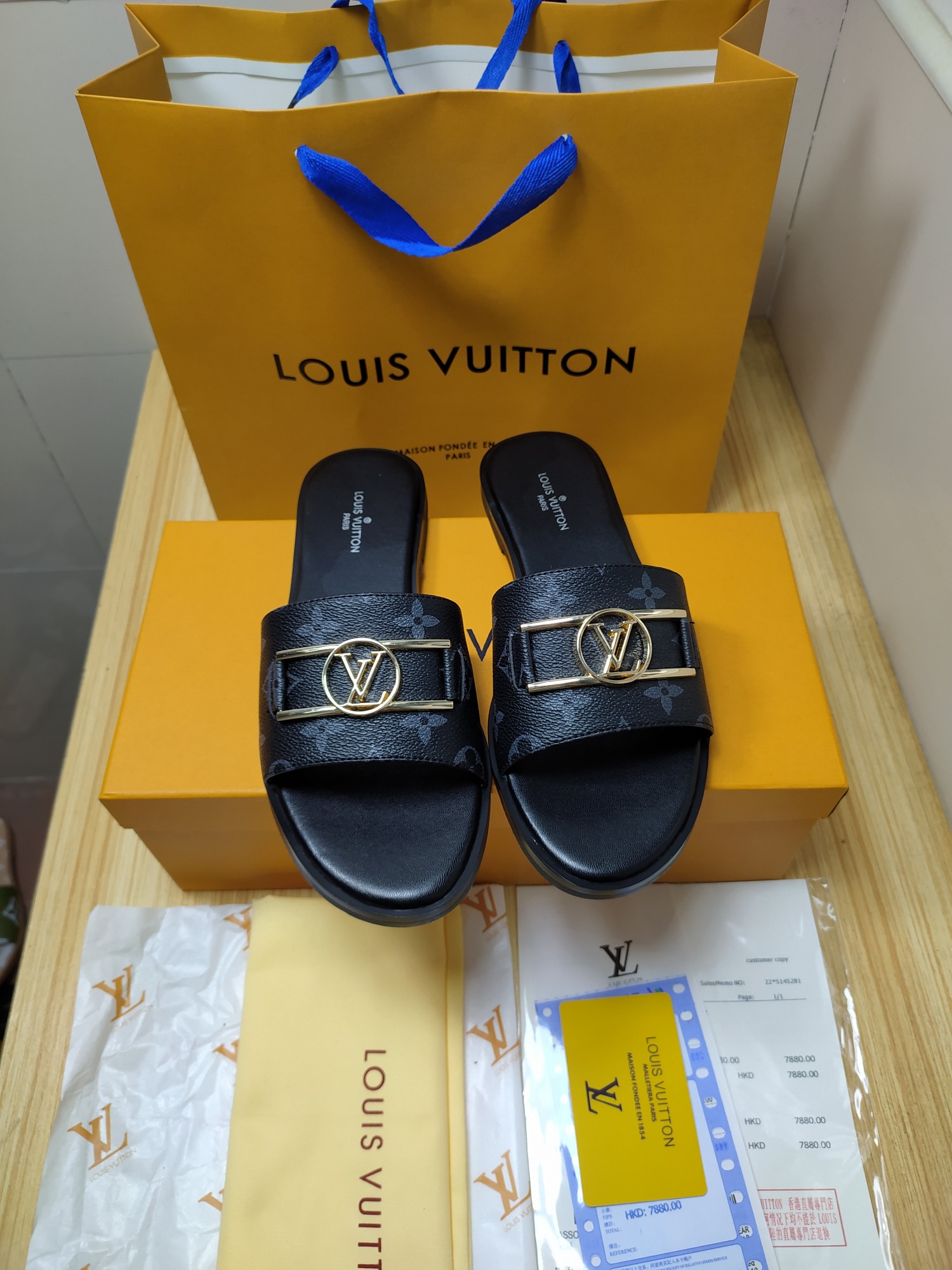 l**is V*t*n lock it flat mule noir 1a64z7