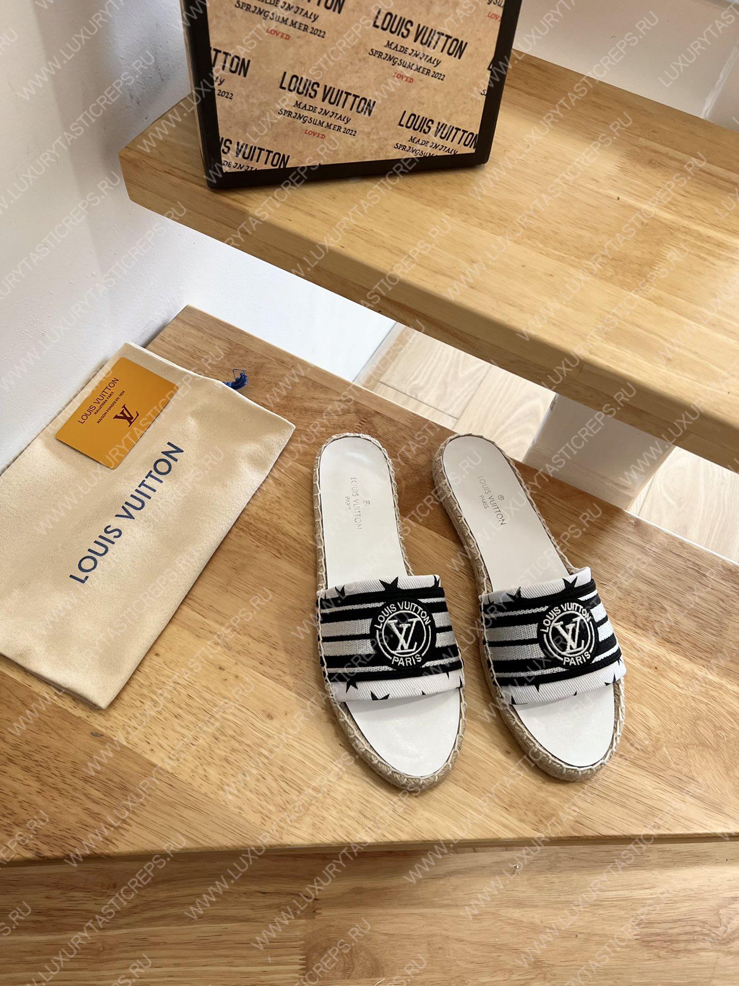 l**is V*t*n magnetic flat mule white and black 1aad6c