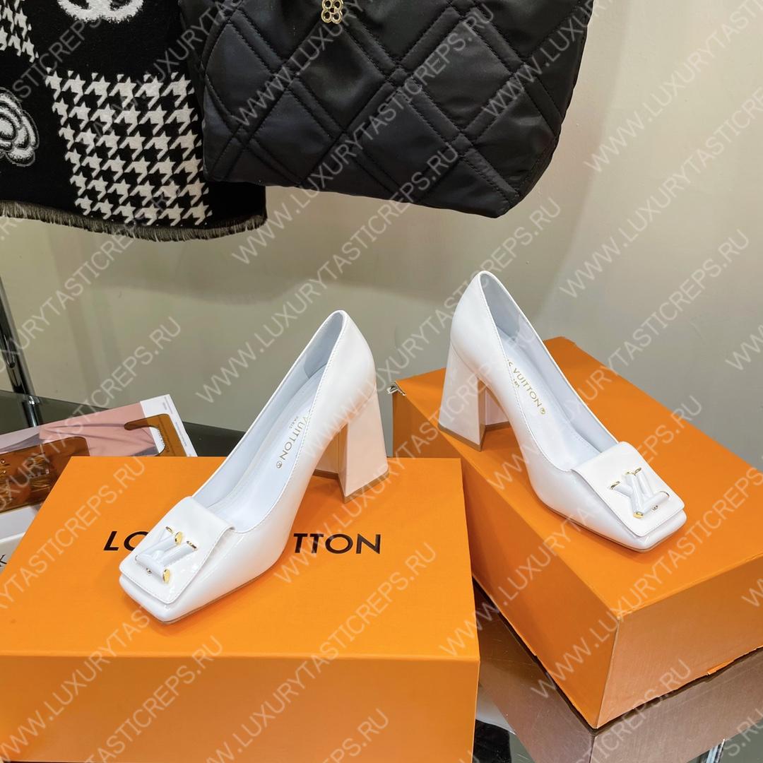 l**is V*t*n shake pumps white 1ab0sk