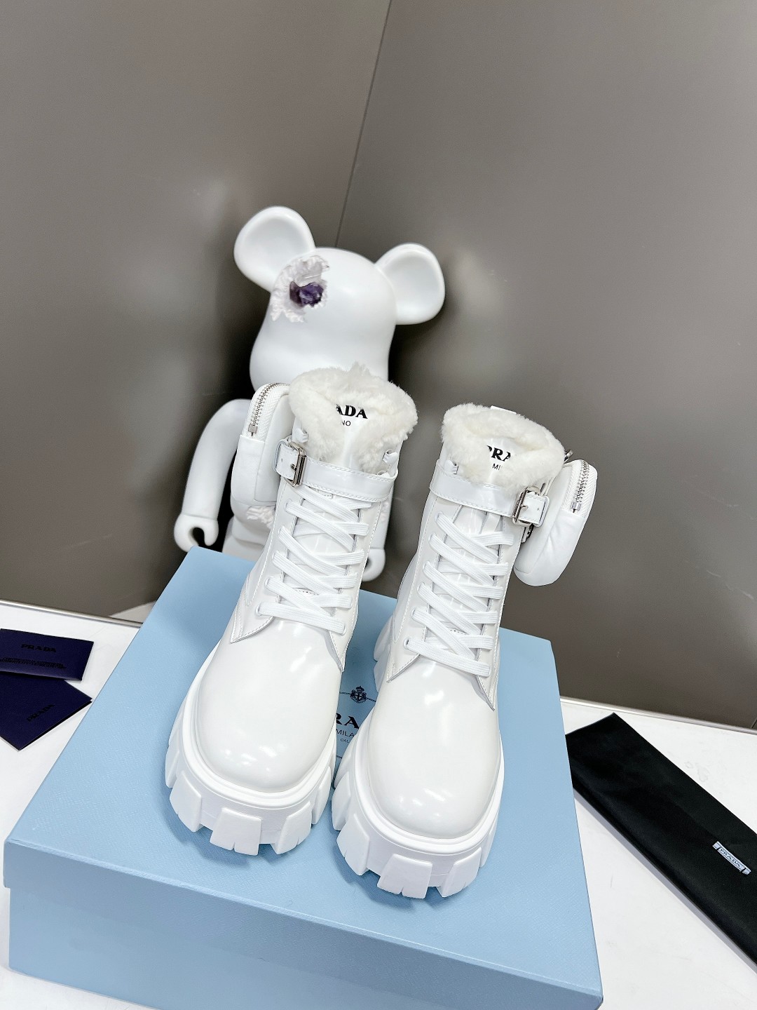Pra*a monolith boots with pouch white 1t255m